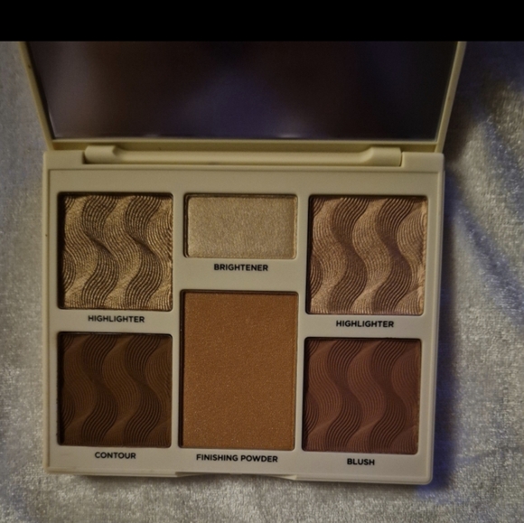 Cover FX Makeup Palette - Picture 3 of 4